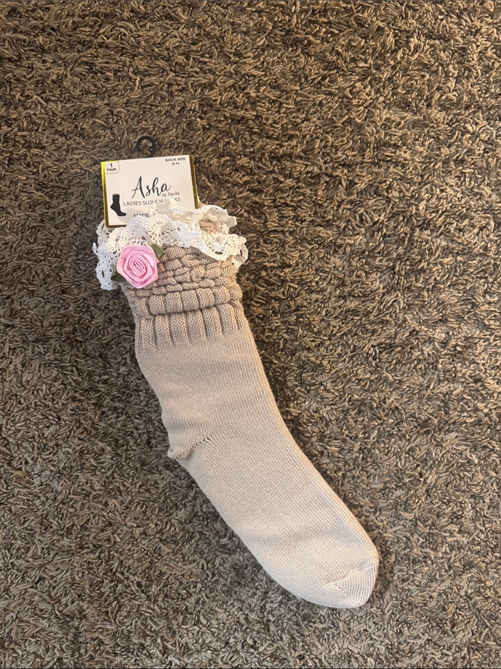 New slouch socks with cute ruffle and flower detail